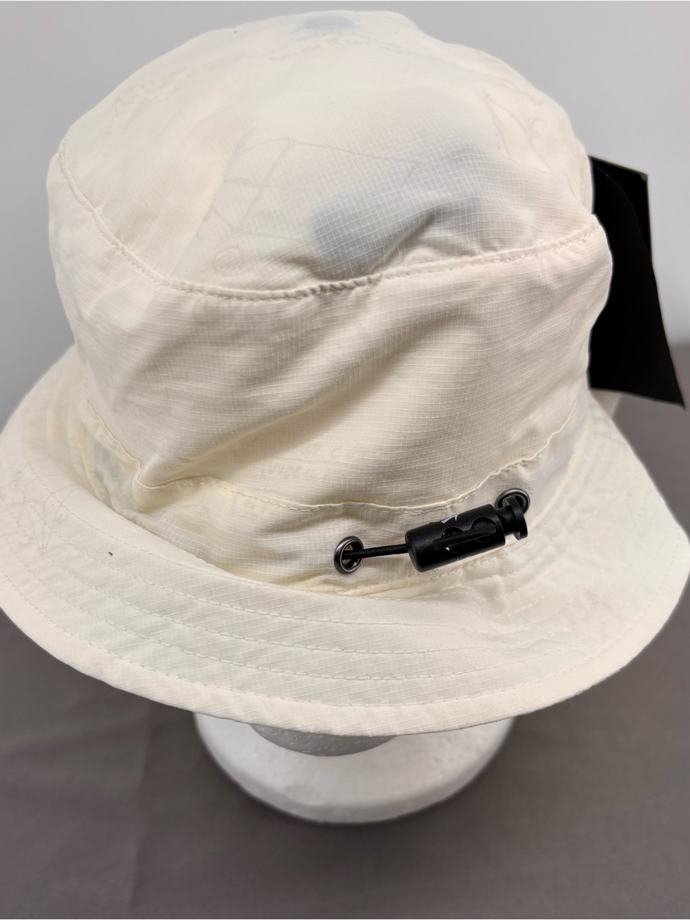 Men's Cream Bucket Hat with Adjustable Toggle Cord
